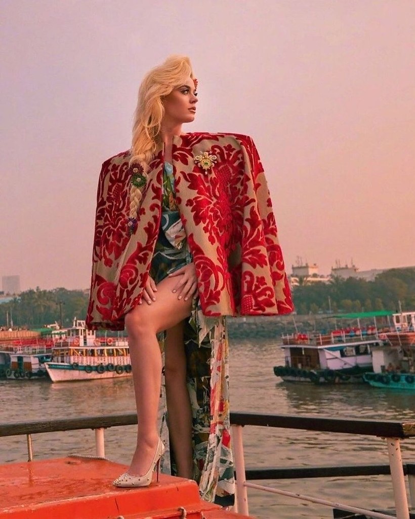 a  e  Vogue India.a a? - 3