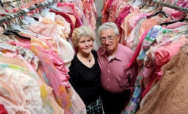 Любящий муж купил своей жене 55 тысяч платьев за 56 лет их брака. Если любовь можно было бы измерить ... - 4