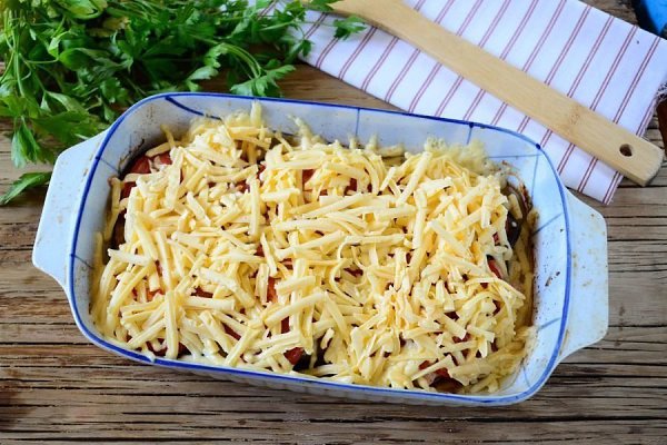 Запекаем баклажаны с сыром и куриной грудкой.Это блюдо идеально подойдет к обеду или ... - 6