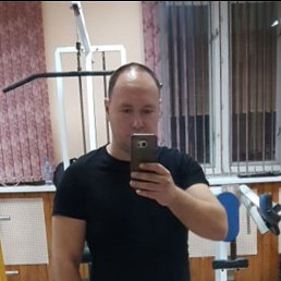 Dmitriy, 34, 