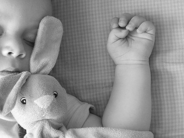 Не учите ребёнка быть богатым, учите его быть счастливым. Тогда, повзрослев, он будет знать ценность ...