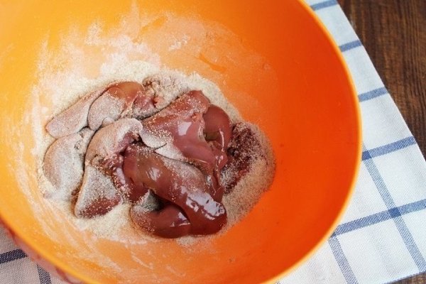 Салат с куриной печенью и мандаринами.Ингредиенты:Печень куриная — 200 гМандарин — 1 шт.Салат ... - 2