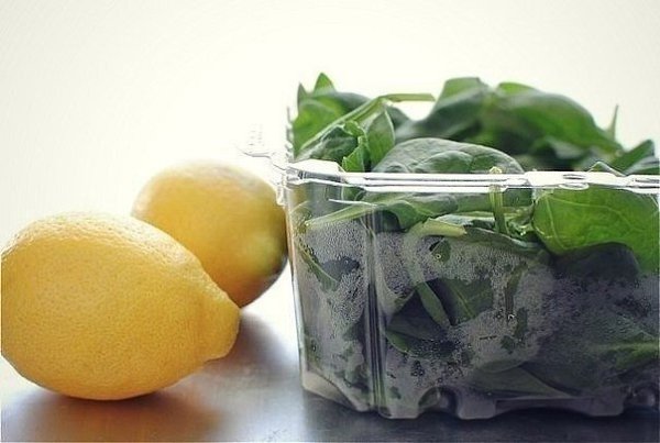 Паста с креветками, помидорами, лимоном и шпинатом.Ингредиенты:Большие креветки (разморозить, ... - 2