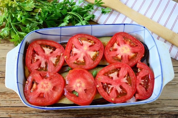 Запекаем баклажаны с сыром и куриной грудкой.Это блюдо идеально подойдет к обеду или ... - 5