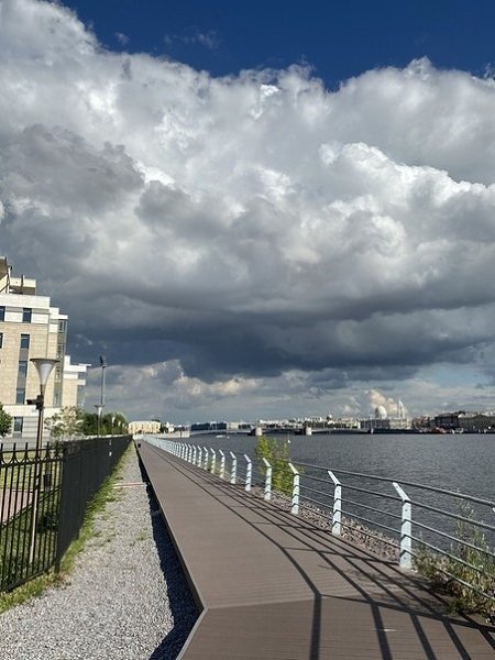 В центре Петербурга есть набережная, про которую мало кто знает. Она находится на территории ЖК ...