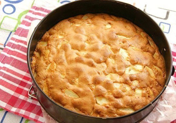Очень вкусная шарлотка-лентяйка.Нам понадобится :9 столовых ложек растительного масла без запахапол ... - 9