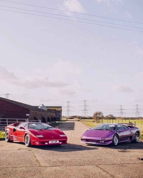 Lamborghini Countach vs Diablo!