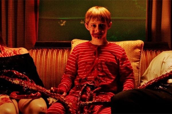 Город монстров (2015).Жанр: УжасыДесять историй, объединенные одной общей темой Хэллоуина, ... - 2