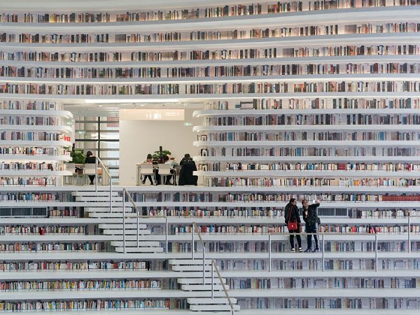 В Китае есть самая крутая в мире библиотека с 1.2 миллионами книг. От её интерьера захватывает дух. - 8