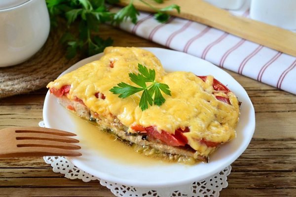 Запекаем баклажаны с сыром и куриной грудкой.Это блюдо идеально подойдет к обеду или ...