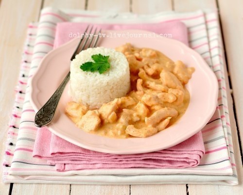 Курица в сметане с паприкой. Ищете простое и вкусное блюдо, которым можно порадовать домашних? ...