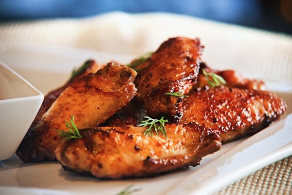 Самые простые и вкусные закуски.1. Сырные палочки Ингредиенты:Сыр — 500 гЯйца — 2 шт.Сливки — 50 ... - 2