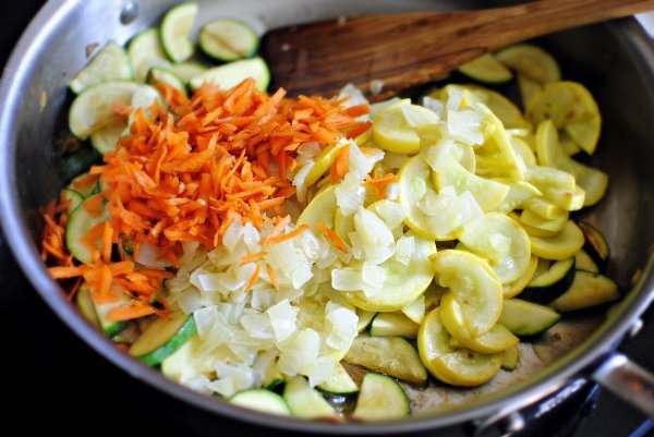 Овощное рагу.Ингредиенты:Оливковое масло (для жарки) — по вкусуСливочное масло (для жарки) — по ... - 3