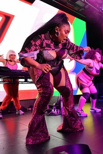 Mecca Ba eeco  oco Lizzo - aeaca ea, ea  aca. E oaoa, ... - 6