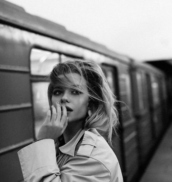 Пока мы живы, мы не просто должны, мы обязаны ценить тех, кто рядом с нами и в дождь и в солнце, и в ...