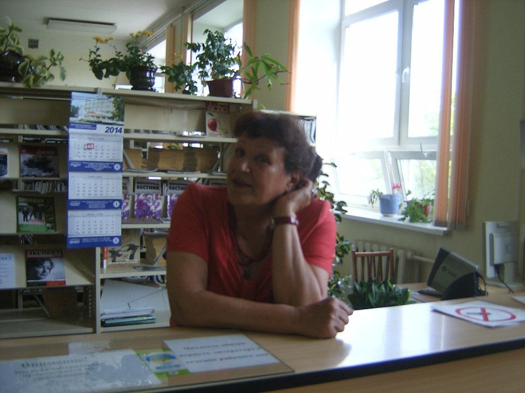 ~Пока Горит Свеча~.Бывают дни, когда опустишь руки,И нет ни слов, ни музыки, ни сил.В такие дни я ...
