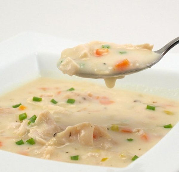 Куриный крем-суп.На 100 грамм - 79.9 ккал Б/Ж/У 5,8/5,1/2,9Ингредиенты:Куриное бедро (без кожи) - 3 ...