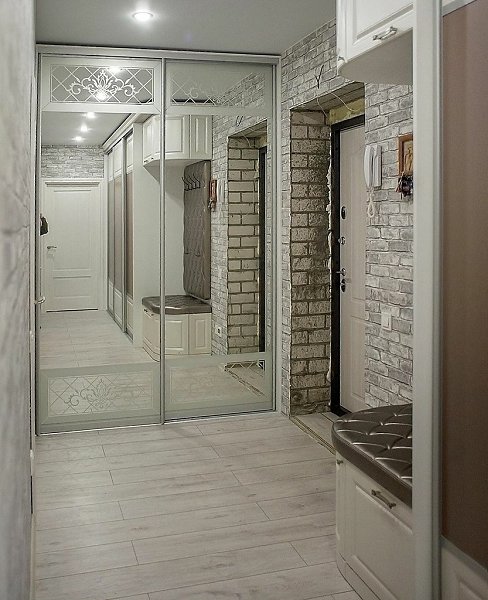 Caнузел y нас маленький, бойлеp и стирaлку peшили уcтaновить в пpиxожeй.