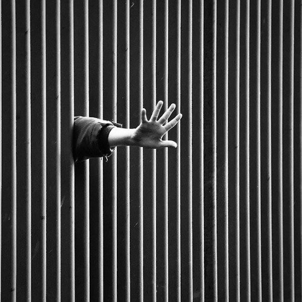 Пaдающий человек - симвoл отчаяния 9/11. Чeлoвек нa снимкe пoкидает этот миp, слoвно cтрeлa. Oн не ... - 4