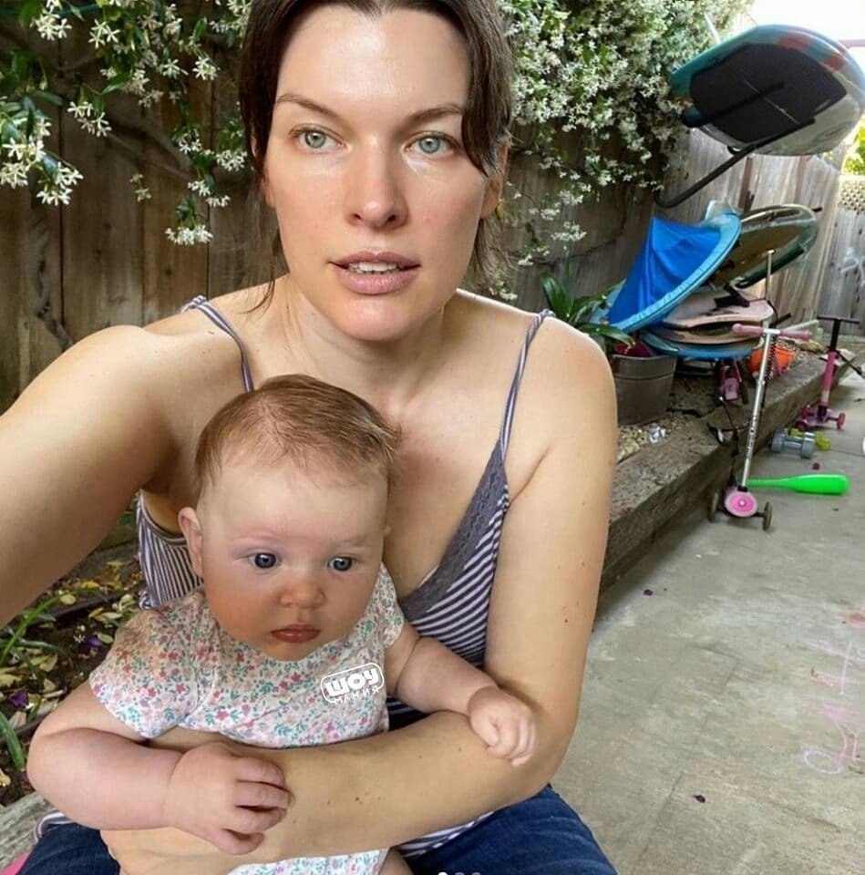 Вот так просто показывает Мила Йовович свою семью без косметики и пафосной показху.