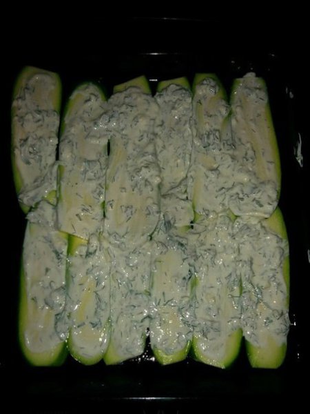 ОВОЩНАЯ ЗАПЕКАНКА .ИНГРЕДИЕНТЫ: кабачки мясо перец сыр помидорыПРИГОТОВЛЕНИЕ:Кабачки нарезать вдоль, ... - 3