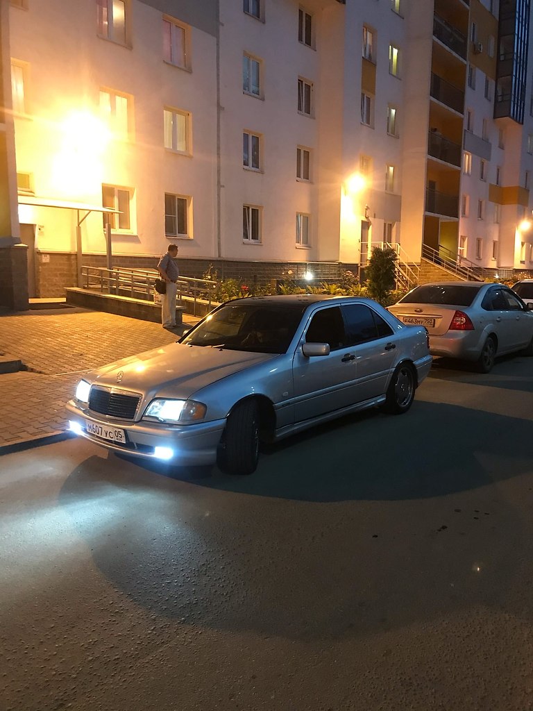   4.3 amg 306  2000.  2.0 136 1997      ...