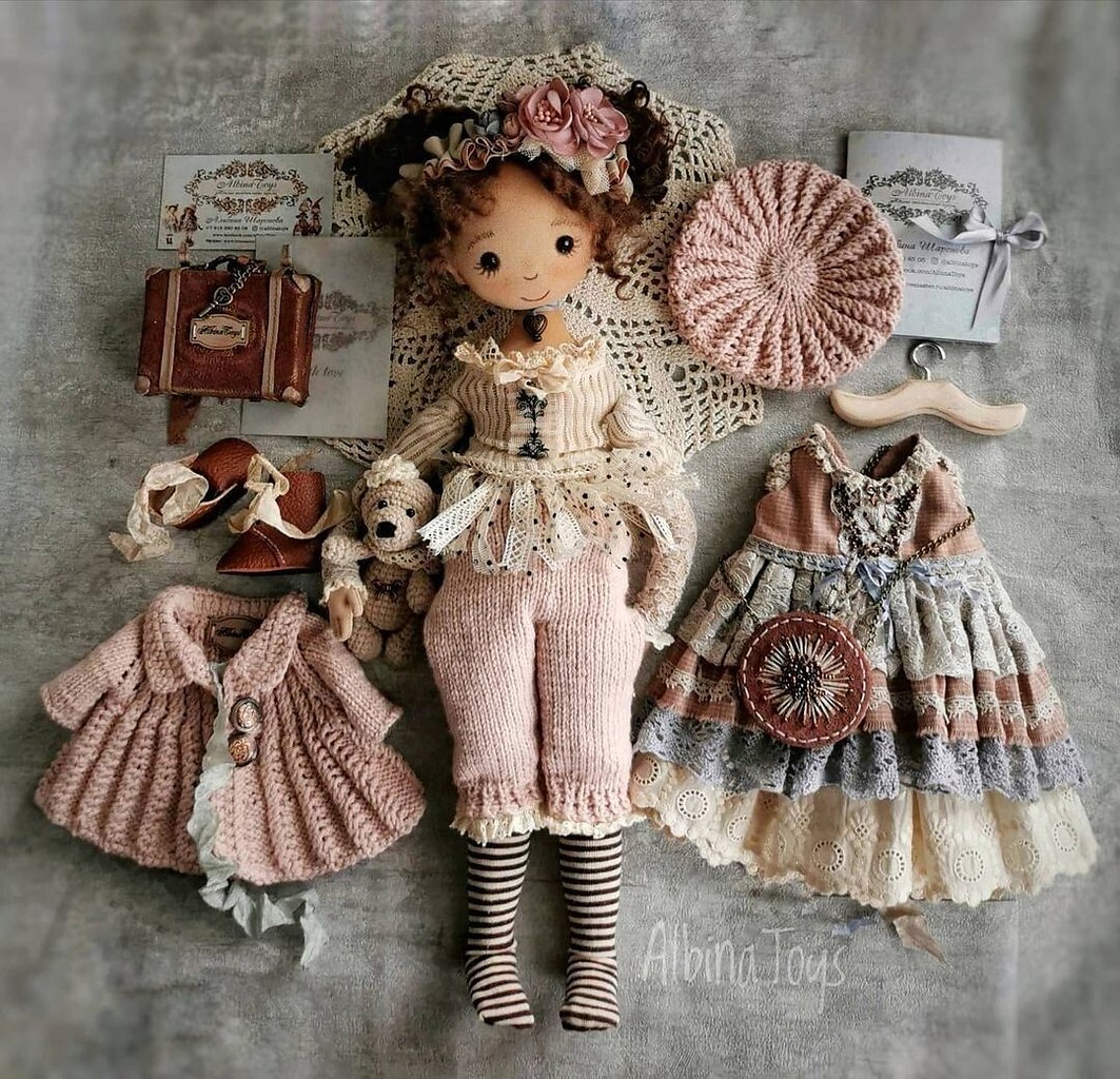 -   (albinatoys).  