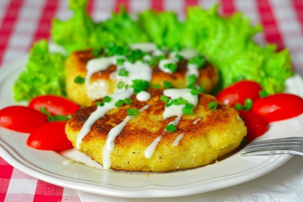 Картофельные зразы.Ингредиенты:Мясной фарш 500 г;Картофель 7 шт;Лук репчатый 1 шт;Чеснок 3 ...