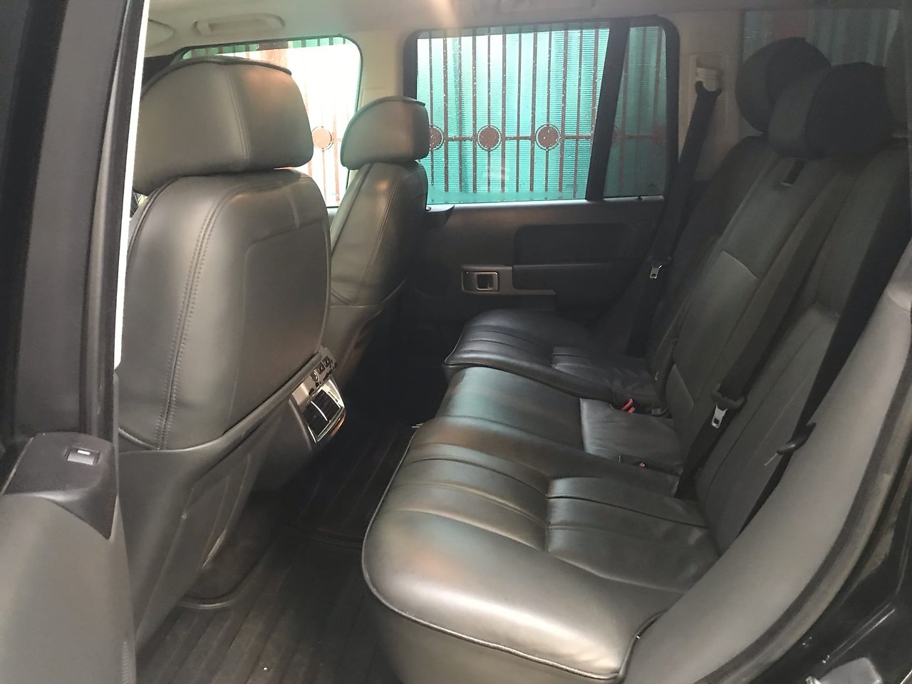 . .  Range Rover Vogue 2004 .    ,  ... - 10