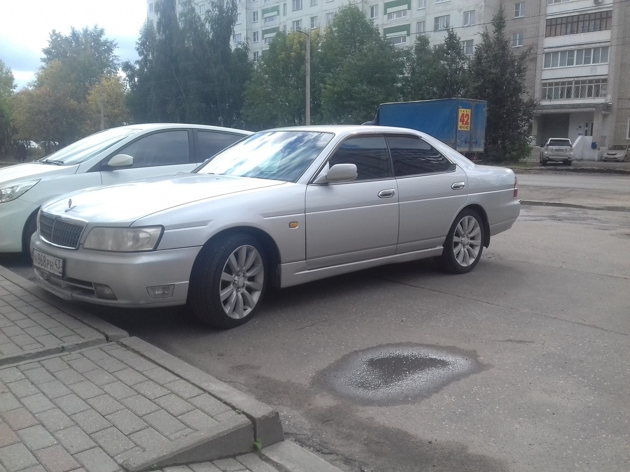 : Nissan Laurel.: 2000  :  : 330000 : 260000 : ...