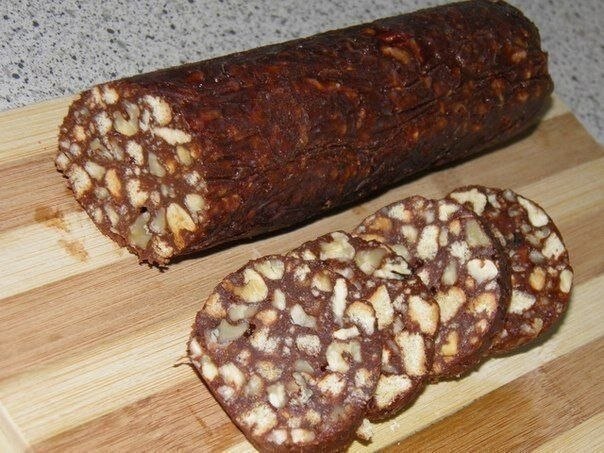 ШОКОЛАДНАЯ КОЛБАСКА .ИНГРЕДИЕНТЫ: Печенье (любое) - 600 г Какао - 3 ст.л. Молоко - 150 мл Масло ...