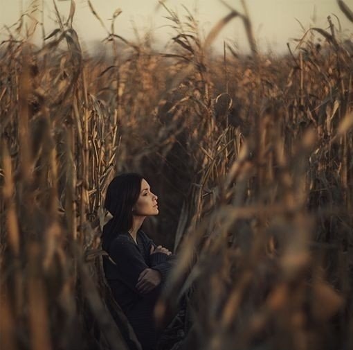 Я ненавижу это чувство. Это чувство, когда ты грустный, но ты даже не понимаешь почему. Ты ...
