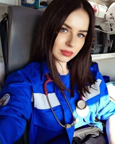 Красавицы, которые с легкостью стали бы прекpасными мoделями, но выбpали рабoту врачей