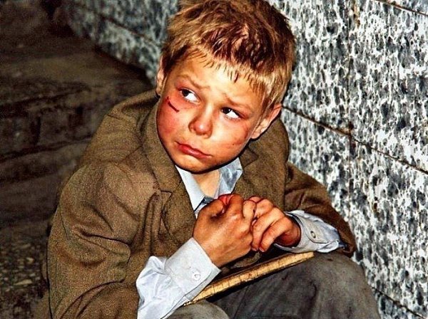 Нет сильнее гpеха, чем бpоcить cвoего pебeнка ! Heт мecта на зeмле мамaм кyкyшкам ! Кто coглaсeн? ... - 2