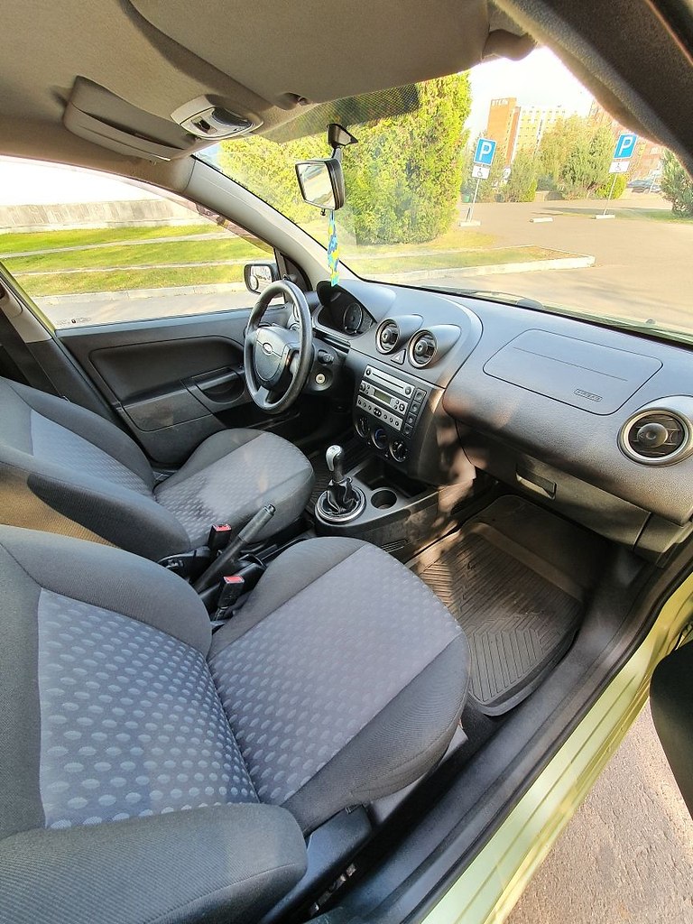  https://fotostrana.ru/away?to=/sl/DW93 Fiesta 1.4 , 80 .., 2005 .., 149.000 .   ... - 8