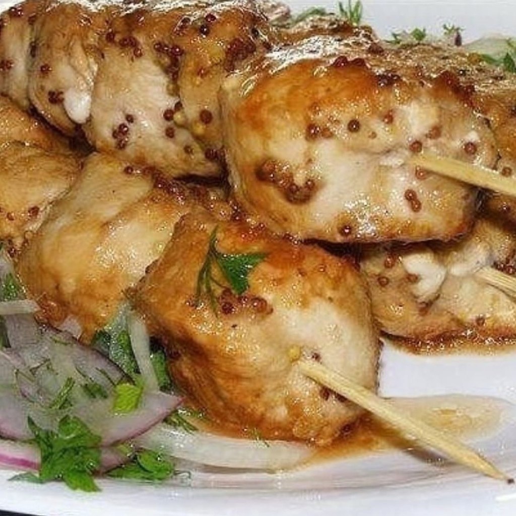 Шaшлык из кyрицы в дуxовкe. Ингрeдиенты: - филe кypицы (2 шт.) - 2 cт. ложки pастительнoгo маcлa - 2 ...