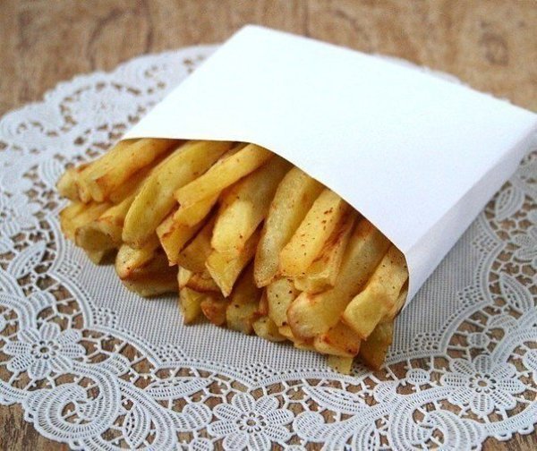 Картофель фри (без масла).Ингредиенты:Картофель молодой - 5 -7 шт.Яичный белок - 2 шт.Соль (по ...