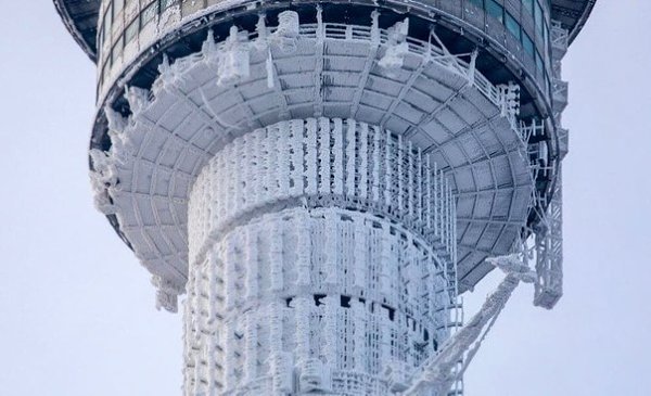 Круто выглядит обмерзшая Останкинская башня.Москва: Инструкция по применению! - 2