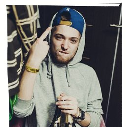 ˸��, ����������