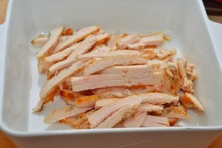 Салат из курицы.Ингредиенты:Куриная грудка — 2 шт.Помидоры — 2 шт.Черные оливки (б/к) — 80 ... - 2