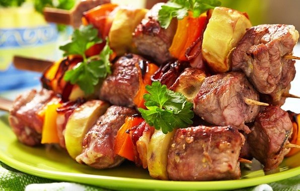Вкусный, сочный, ароматный шашлык в мультиварке. Ингредиенты: 1 кг мяса (телятина, свинина, филе ...