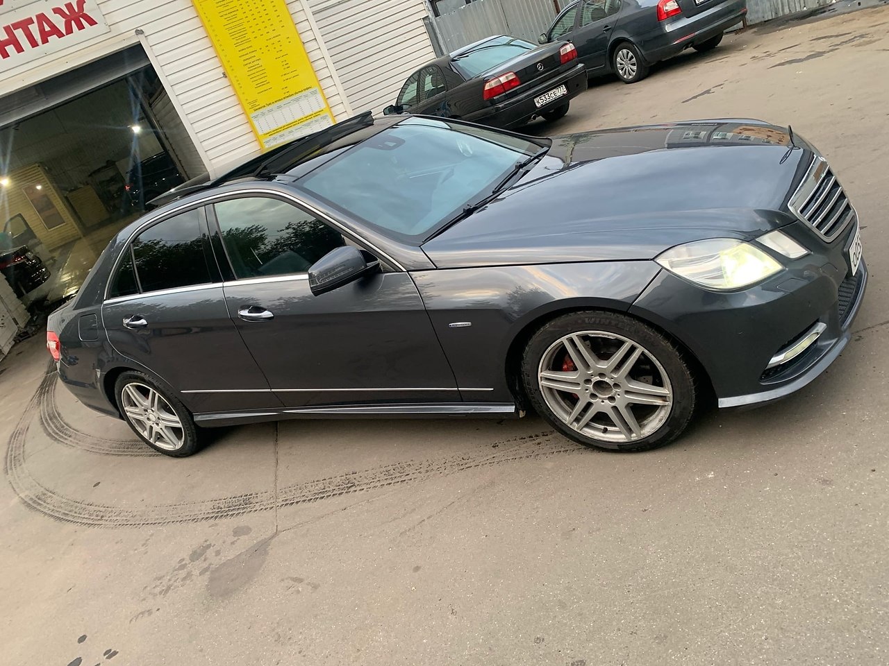 Mercedes-Benz E350 w212 3.5 v6 306/ 2011 .: 140.800    : 1  ... - 4