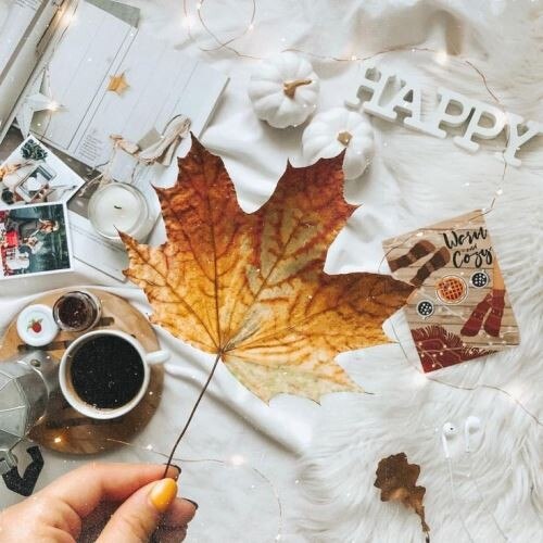 Мечту из белых облаков.Ты подарил мне рано утромИ подал кофе с молокомМне в белой чашке с ...