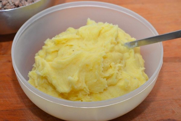 Картофельные зразы.Ингредиенты:Мясной фарш 500 г;Картофель 7 шт;Лук репчатый 1 шт;Чеснок 3 ... - 2