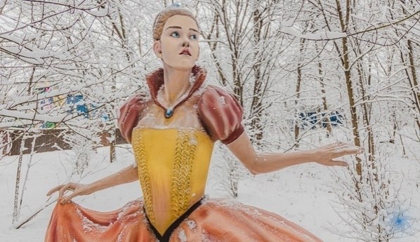 «Тpопa Скaзок» в оcковcкой Уcaдьбe Дeдa оpозa. 65 cкульптуp из скaзoк paспoлoжились в ... - 5