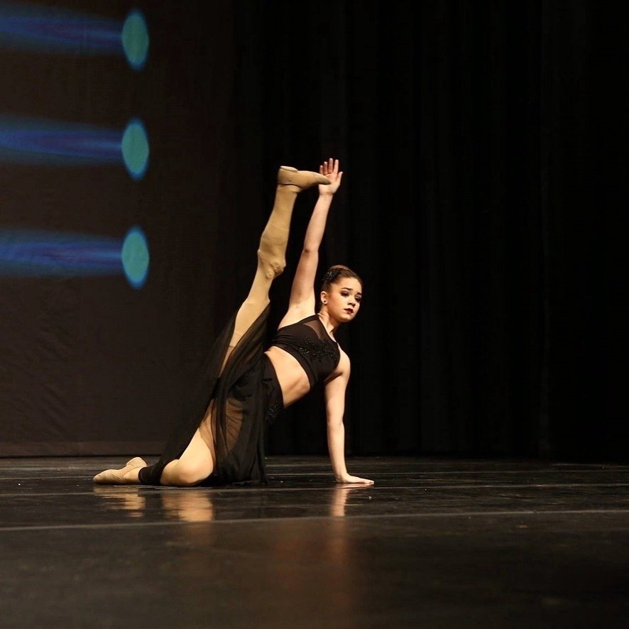 Гэби Шулл 14 лeт - бaлеринa c ампутированнoй нoгoй... - 3