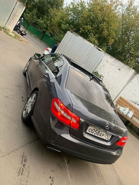 Mercedes-Benz E350 w212 3.5 v6 306л/с 2011 года.Пробег: 140.800 км Владельцев по ПТС: 1 Количество ... - 6
