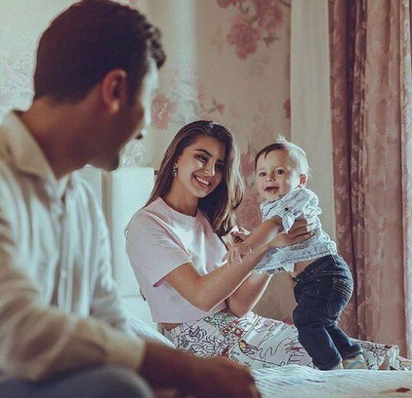 Не в деньгах счастье, счастье в Верном муже, Здоровом ребенке, счастливой семье.