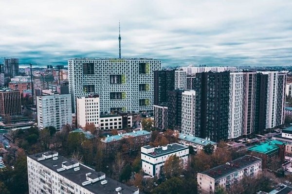 На северо-востоке Москвы достраивают новую разновидность человейников — с внутридомовыми террасами. ... - 4