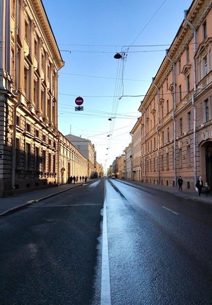 Все как в жизни: полоса темная, полоса светлая. Где-то в Питере. От подписчика.